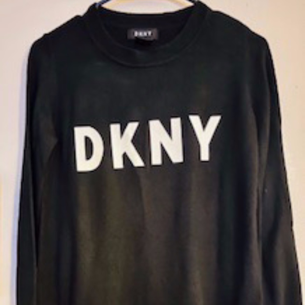 🌺 DKNY Sweater/ Blouse.